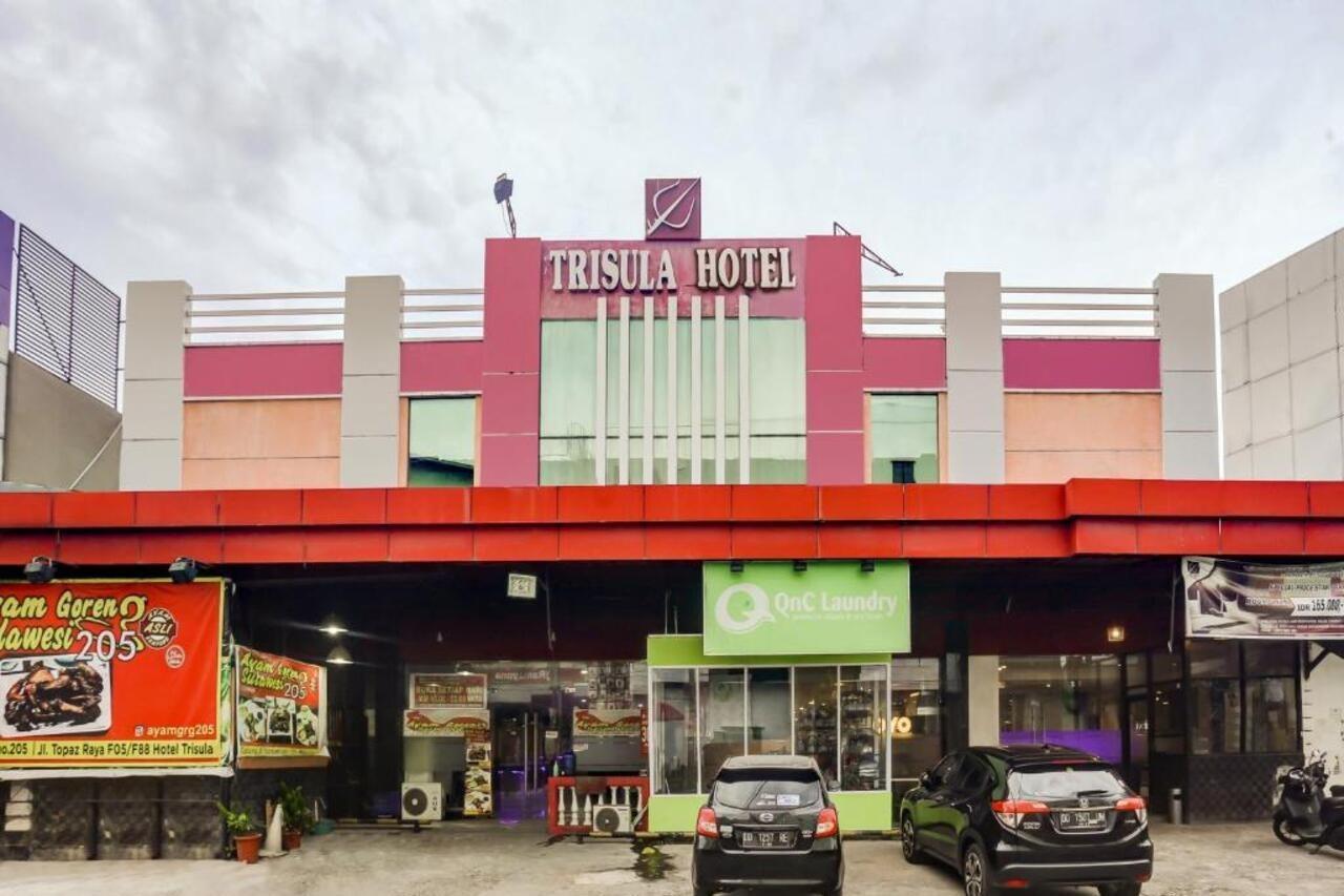 Urbanview Trisula Hotel Makassar Macáçar Exterior foto