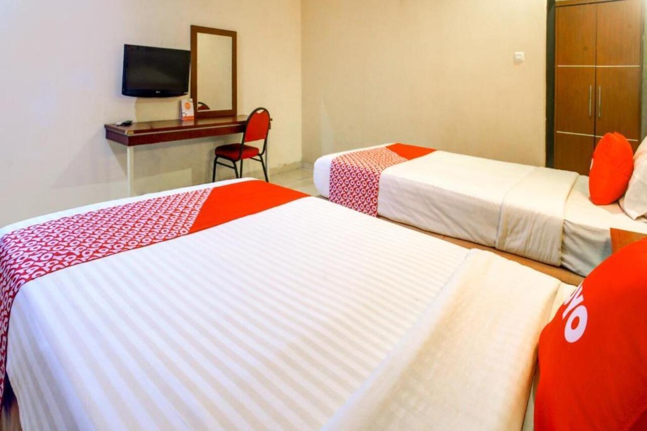 Urbanview Trisula Hotel Makassar Macáçar Exterior foto