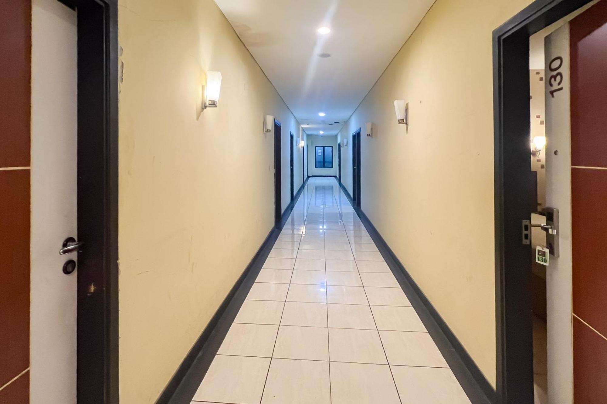 Urbanview Trisula Hotel Makassar Macáçar Exterior foto
