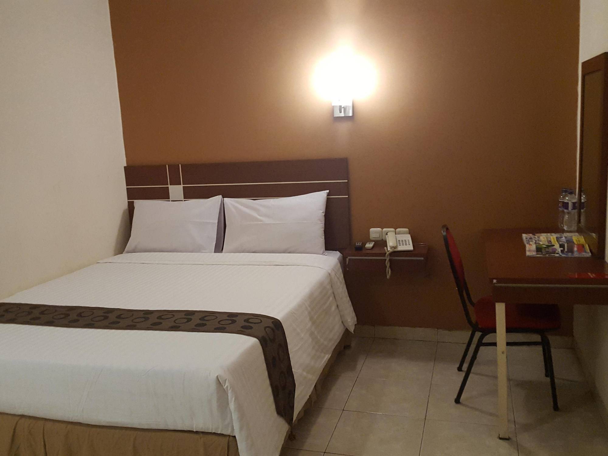 Urbanview Trisula Hotel Makassar Macáçar Exterior foto